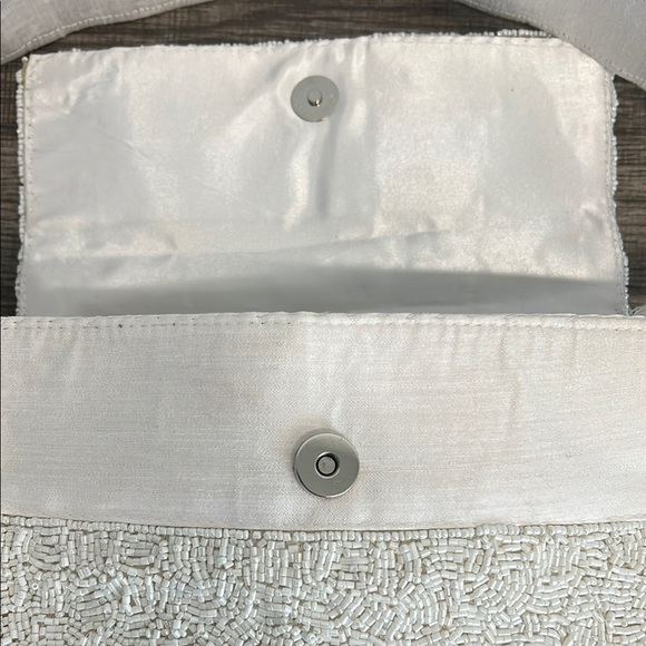 Lulu | Beaded Bag w/ Rhinestone Embellishments 🤍 - Picture 10 of 13